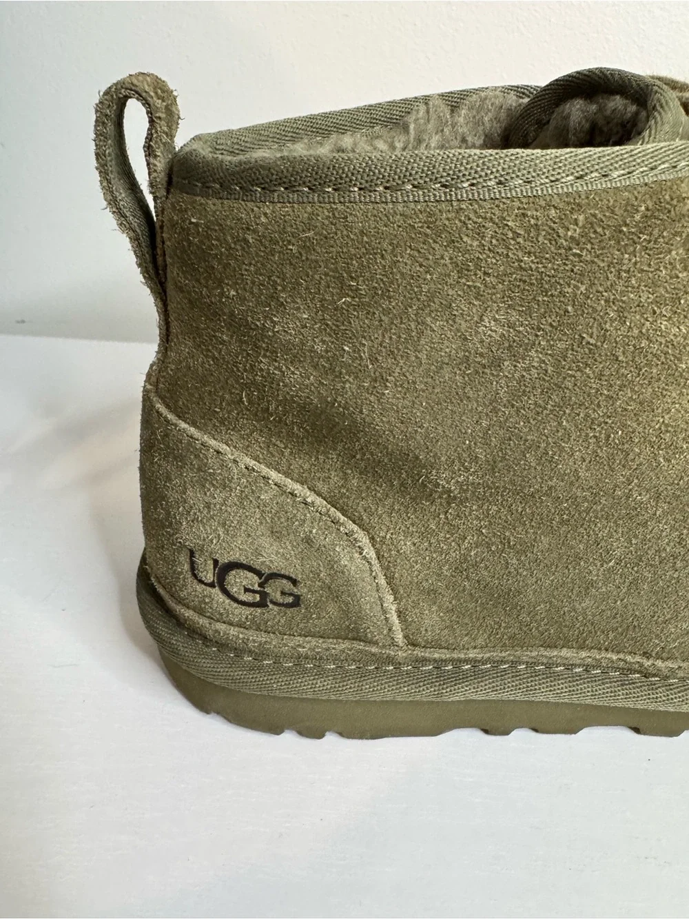 UGG Neumel Suede Chukka Boots Men’s Size 9 Olive Green